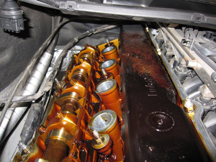 Выясняем, нужно ли и как промыть двигатель при замене масла