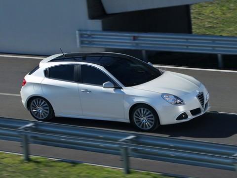 Auto_Alfa_Romeo_Alfa_Romeo_Giulietta_white